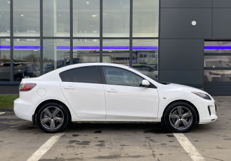 Подержанный автомобиль Mazda 3 Sedan 2012 года (4 фото)
