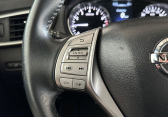 Подержанный автомобиль Nissan X-Trail 2016 года (17 фото)