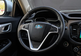 Подержанный автомобиль Geely Emgrand X7 2020 года (11 фото)