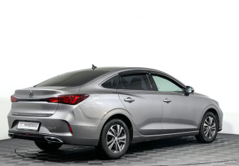 Подержанный автомобиль Changan Eado Plus 2023 года (5 фото)