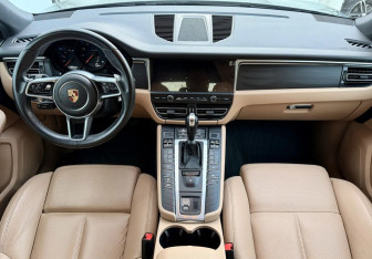 Подержанный автомобиль Porsche Macan 2020 года (9 фото)
