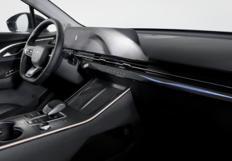 Подержанный автомобиль Omoda C5 2023 года (9 фото)