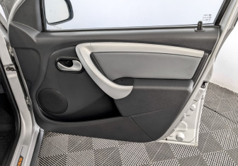 Подержанный автомобиль LADA (ВАЗ) Largus Wagon 2020 года (24 фото)