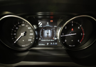 Подержанный автомобиль Land Rover Range Rover Evoque 2015 года (12 фото)
