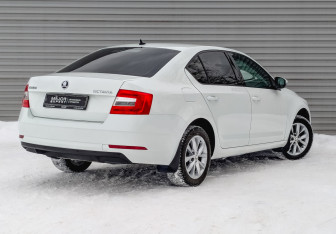 Подержанный автомобиль Skoda Octavia Liftback 2018 года (5 фото)