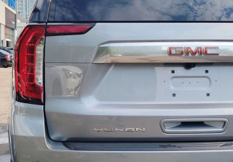 Подержанный автомобиль GMC Yukon 2023 года (46 фото)