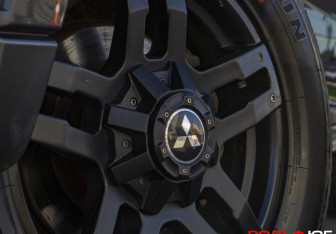 Подержанный автомобиль Mitsubishi Pajero 2014 года (18 фото)