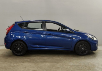 Подержанный автомобиль Hyundai Solaris Hatchback 2013 года (4 фото)