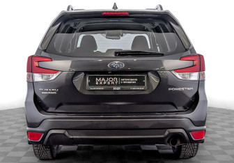 Подержанный автомобиль Subaru Forester Suv 2018 года (6 фото)