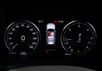 Подержанный автомобиль Volvo XC90 2016 года (16 фото)