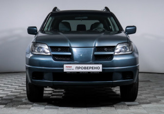 Подержанный автомобиль Mitsubishi Outlander 2003 года (2 фото)