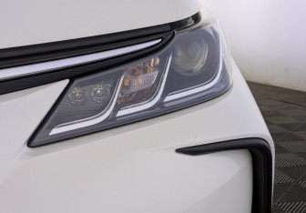 Подержанный автомобиль Toyota Corolla Sedan 2022 года (10 фото)