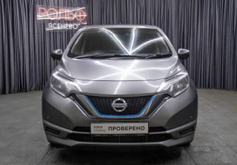 Подержанный автомобиль Nissan Note 2019 года (2 фото)