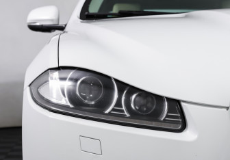 Подержанный автомобиль Jaguar XF Sedan 2013 года (23 фото)