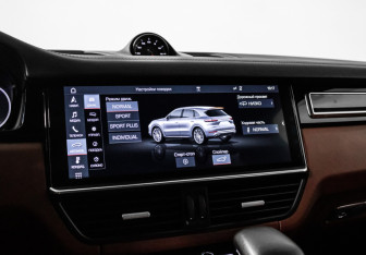 Подержанный автомобиль Porsche Cayenne 2018 года (31 фото)