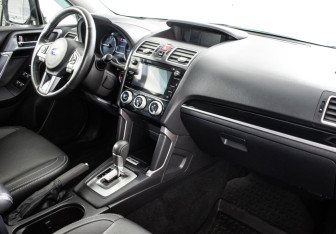Подержанный автомобиль Subaru Forester Suv 2017 года (10 фото)