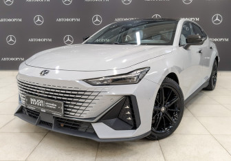 Подержанный автомобиль Changan UNI-V 2023 года (1 фото)