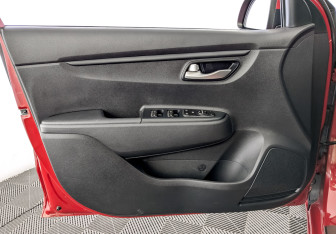 Подержанный автомобиль Kia Rio Sedan 2020 года (19 фото)