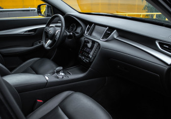 Подержанный автомобиль Infiniti QX50 2018 года (9 фото)