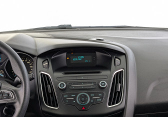 Подержанный автомобиль Ford Focus Wagon 2017 года (24 фото)