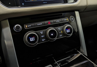 Подержанный автомобиль Land Rover Range Rover 2016 года (30 фото)