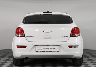Подержанный автомобиль Chevrolet Cruze Hatchback 2013 года (6 фото)