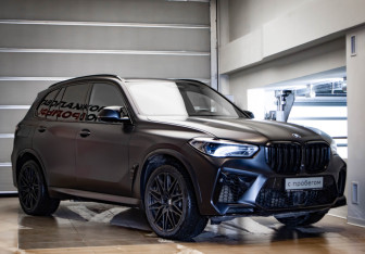 Подержанный автомобиль BMW X5 M 2022 года (3 фото)