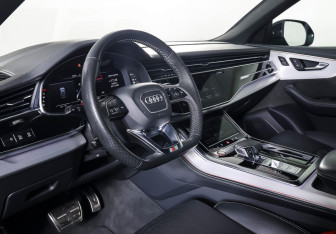 Подержанный автомобиль Audi SQ8 2019 года (14 фото)