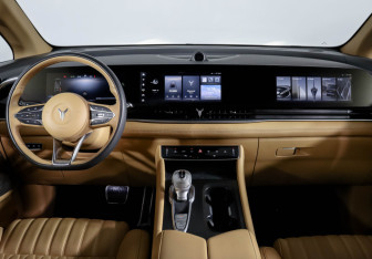 Подержанный автомобиль Voyah Dream 2023 года (12 фото)