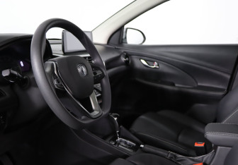 Подержанный автомобиль Changan Alsvin 2023 года (7 фото)