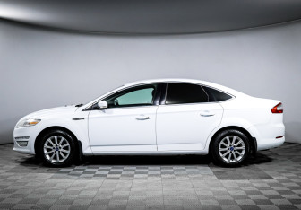 Подержанный автомобиль Ford Mondeo Sedan 2012 года (8 фото)