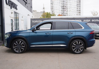Подержанный автомобиль Geely Monjaro 2023 года (8 фото)