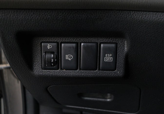 Подержанный автомобиль Nissan X-Trail 2008 года (14 фото)