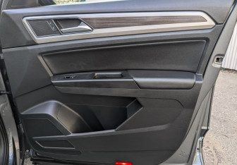 Подержанный автомобиль Volkswagen Teramont 2019 года (25 фото)