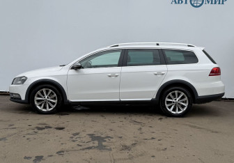 Подержанный автомобиль Volkswagen Passat Wagon 2014 года (8 фото)