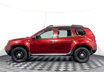 Подержанный автомобиль Renault Duster 2012 года (8 фото)