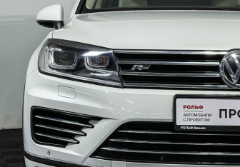 Подержанный автомобиль Volkswagen Touareg 2016 года (22 фото)
