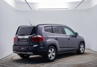 Подержанный автомобиль Chevrolet Orlando 2012 года (5 фото)