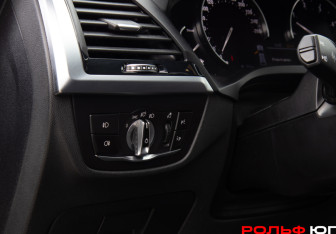 Подержанный автомобиль BMW X4 2019 года (21 фото)