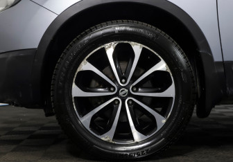 Подержанный автомобиль Nissan Qashqai 2010 года (21 фото)