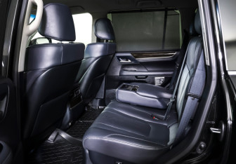 Подержанный автомобиль Lexus LX 2020 года (12 фото)