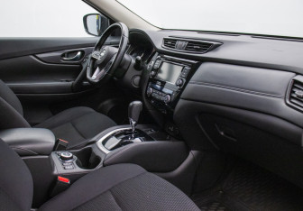 Подержанный автомобиль Nissan X-Trail 2021 года (9 фото)