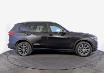 Подержанный автомобиль BMW X5 2019 года (4 фото)