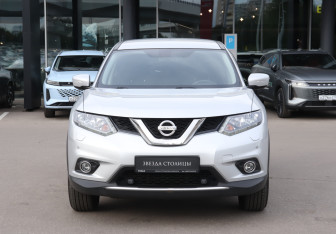 Подержанный автомобиль Nissan X-Trail 2015 года (2 фото)