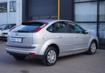 Подержанный автомобиль Ford Focus Hatchback 2007 года (5 фото)