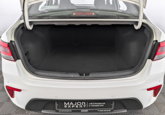 Подержанный автомобиль Kia Rio Sedan 2020 года (10 фото)