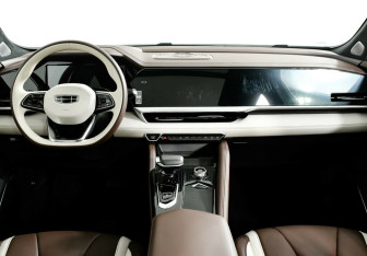 Подержанный автомобиль Geely Monjaro 2023 года (10 фото)