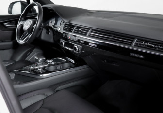 Подержанный автомобиль Audi Q7 2019 года (9 фото)