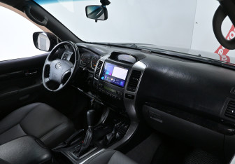 Подержанный автомобиль Toyota Land Cruiser Prado 2007 года (9 фото)