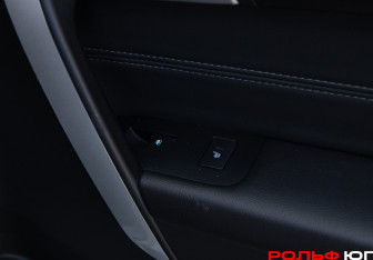 Подержанный автомобиль Chevrolet Captiva 2015 года (21 фото)